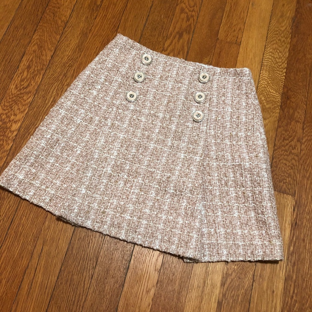 Pink knit skirt